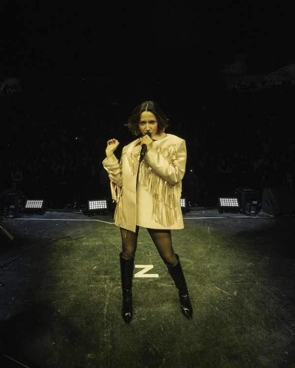  Zeynep Bast�k Antalya�da Aç�k Hava Sezonunu Açt� 